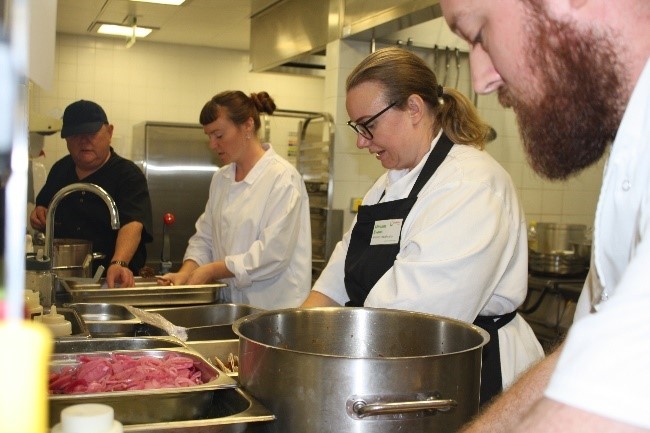 ﻿Council kitchens will cook up meals from surplus food for local people in need